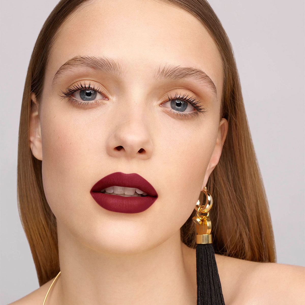 FABULOUS KISS LIPSTICK MATTE (LABIAL EFECTO MATE)